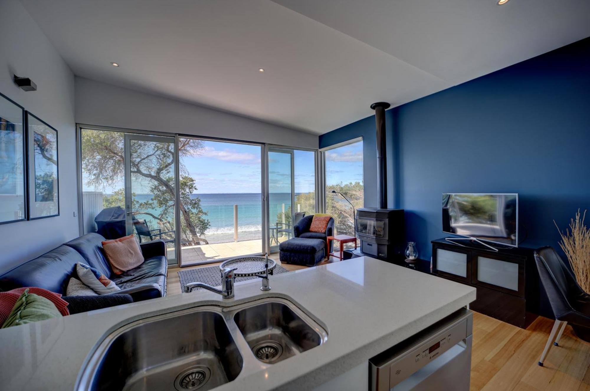 Battery Cove Beach Front Apartment พอร์ตแฟรี ภายนอก รูปภาพ