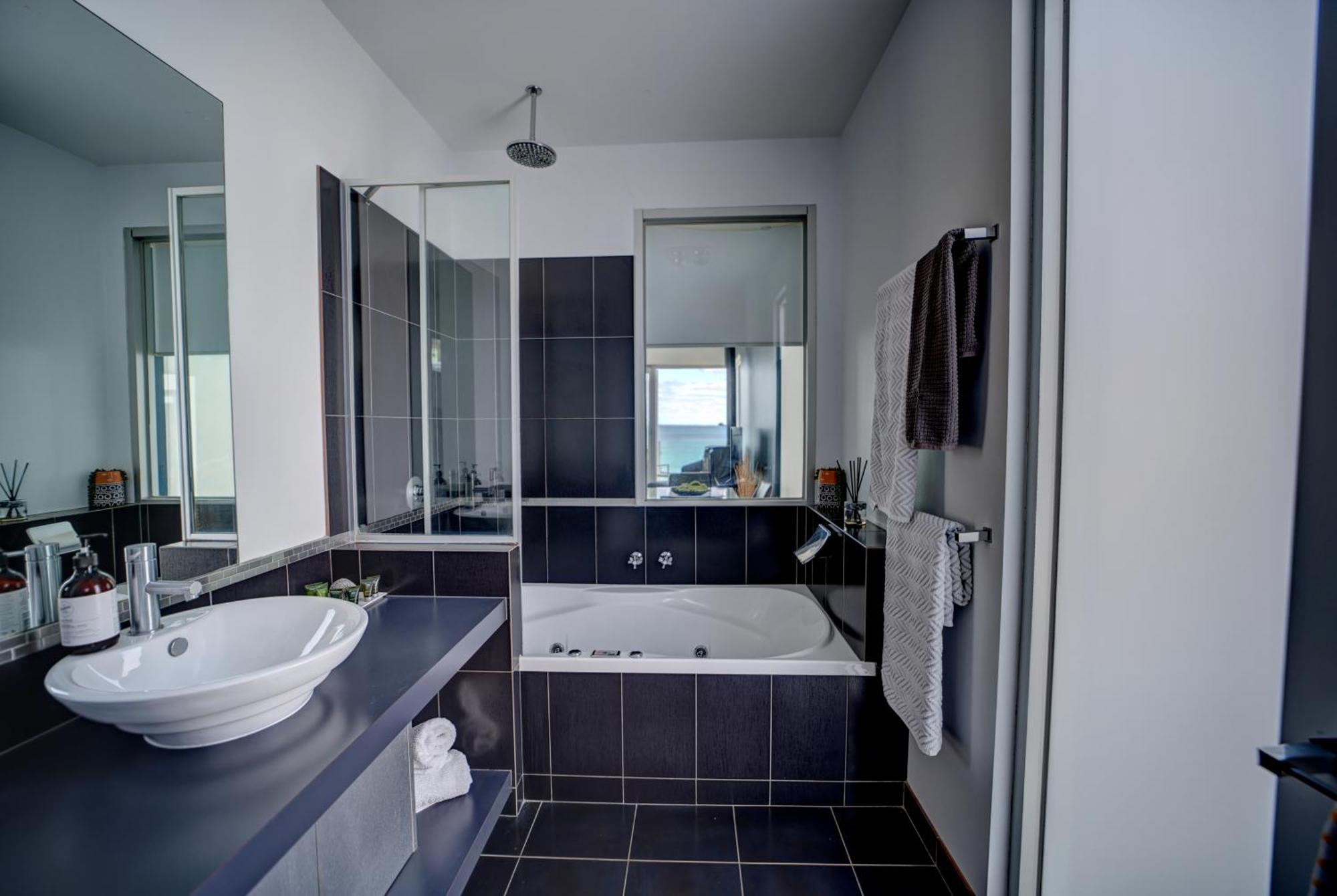 Battery Cove Beach Front Apartment พอร์ตแฟรี ภายนอก รูปภาพ